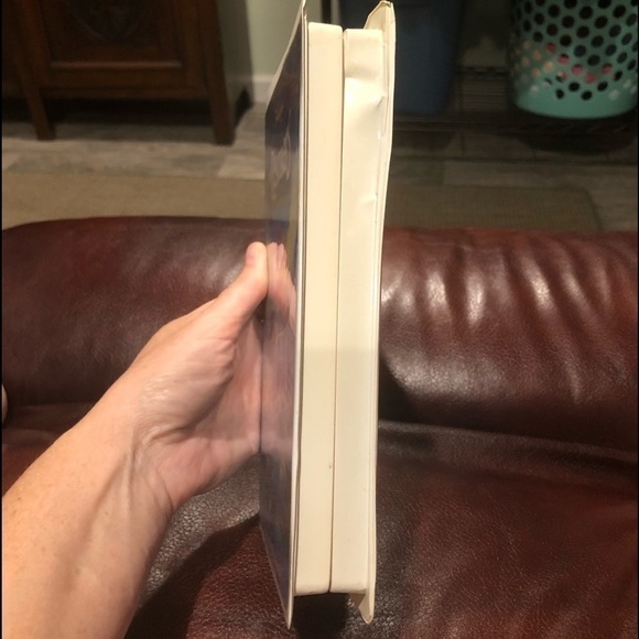 5/$10 The Rescuers by Walt Disney Home Entertainment VHS - Picture 4 of 6